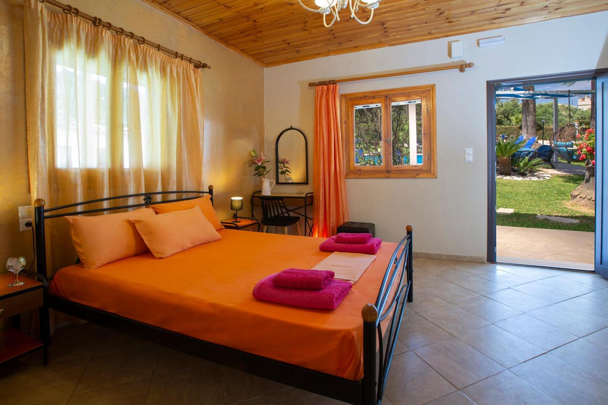 Villa Dimitris Apartments & Bungalows Frínion Екстериор снимка