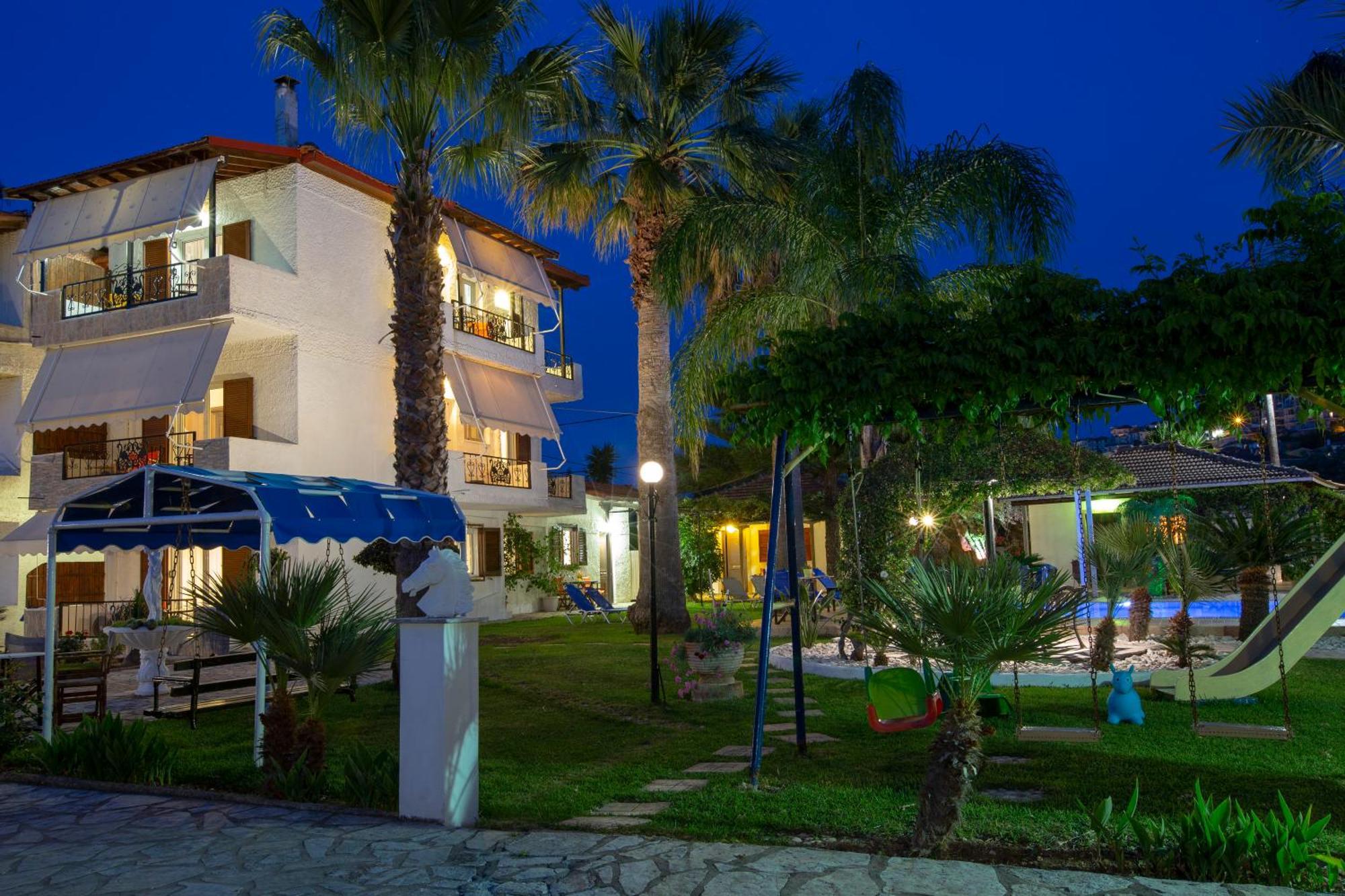 Villa Dimitris Apartments & Bungalows Frínion Екстериор снимка