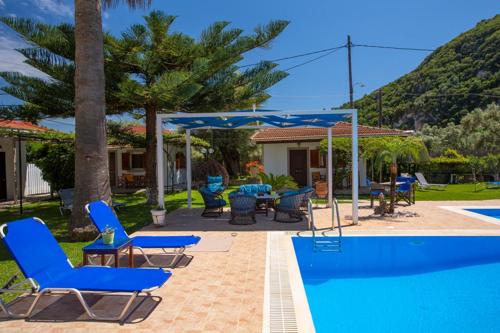 Villa Dimitris Apartments & Bungalows Frínion Екстериор снимка