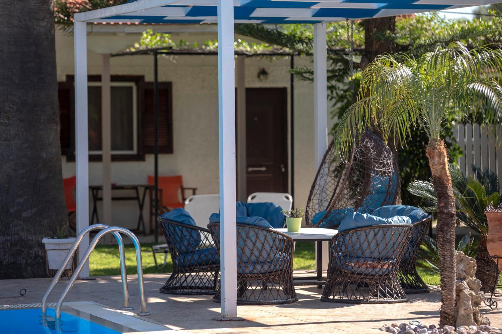 Villa Dimitris Apartments & Bungalows Frínion Екстериор снимка