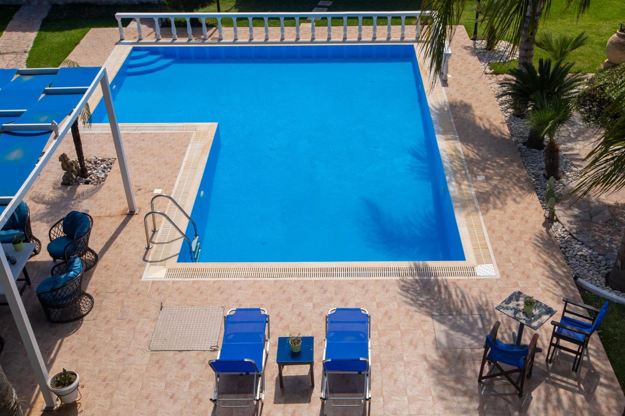 Villa Dimitris Apartments & Bungalows Frínion Екстериор снимка