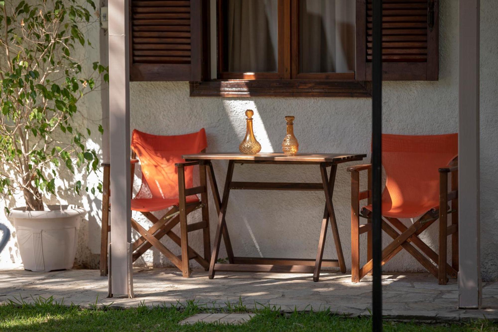 Villa Dimitris Apartments & Bungalows Frínion Екстериор снимка