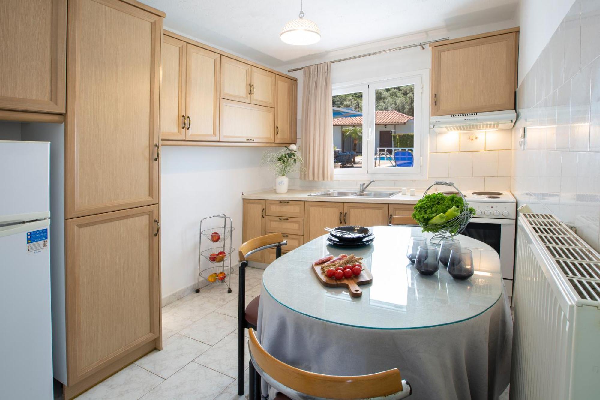 Villa Dimitris Apartments & Bungalows Frínion Екстериор снимка