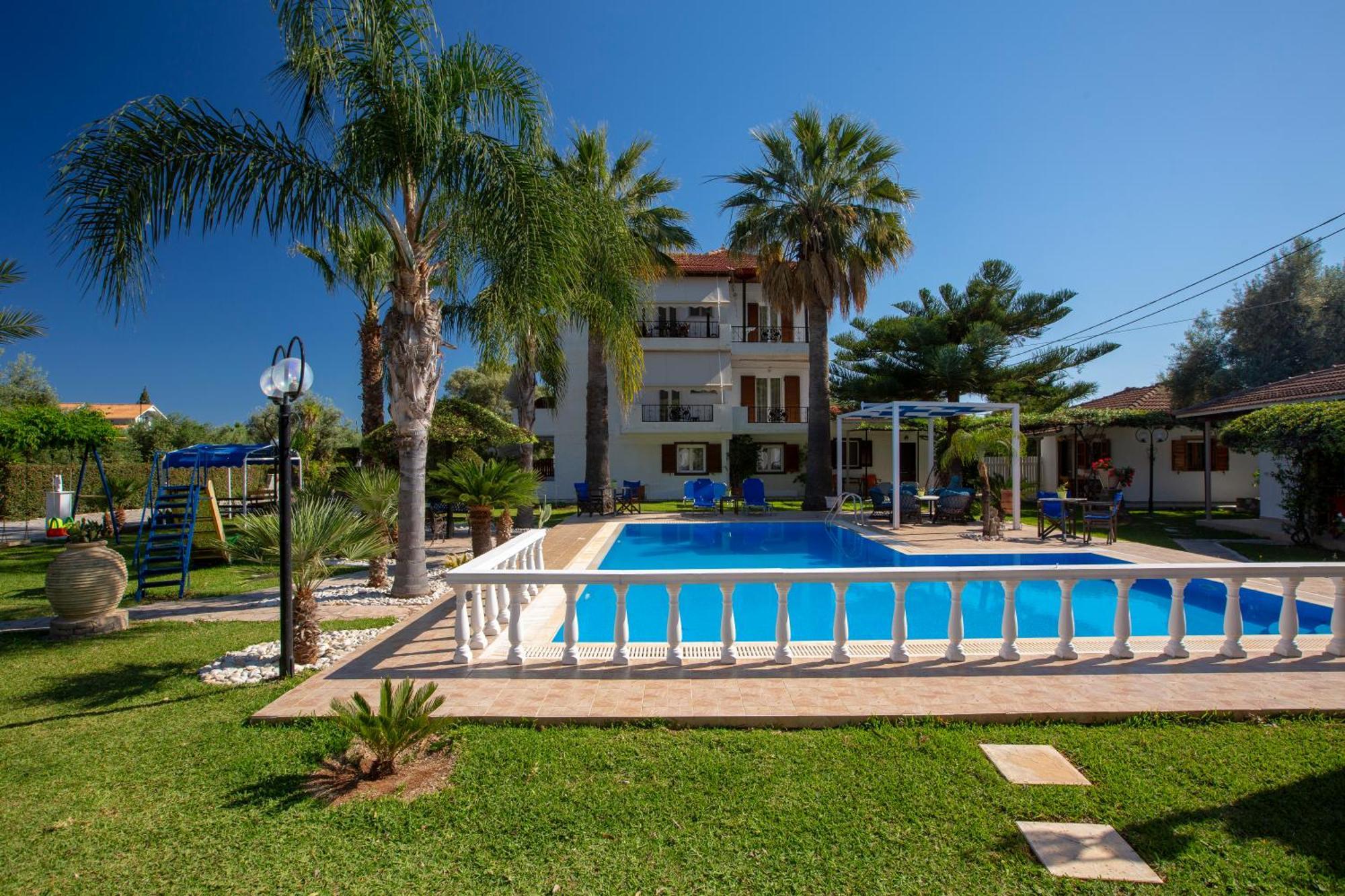 Villa Dimitris Apartments & Bungalows Frínion Екстериор снимка