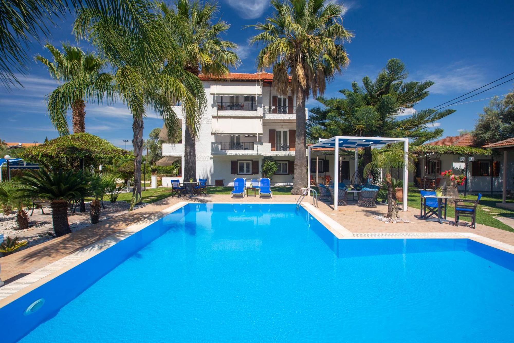 Villa Dimitris Apartments & Bungalows Frínion Екстериор снимка
