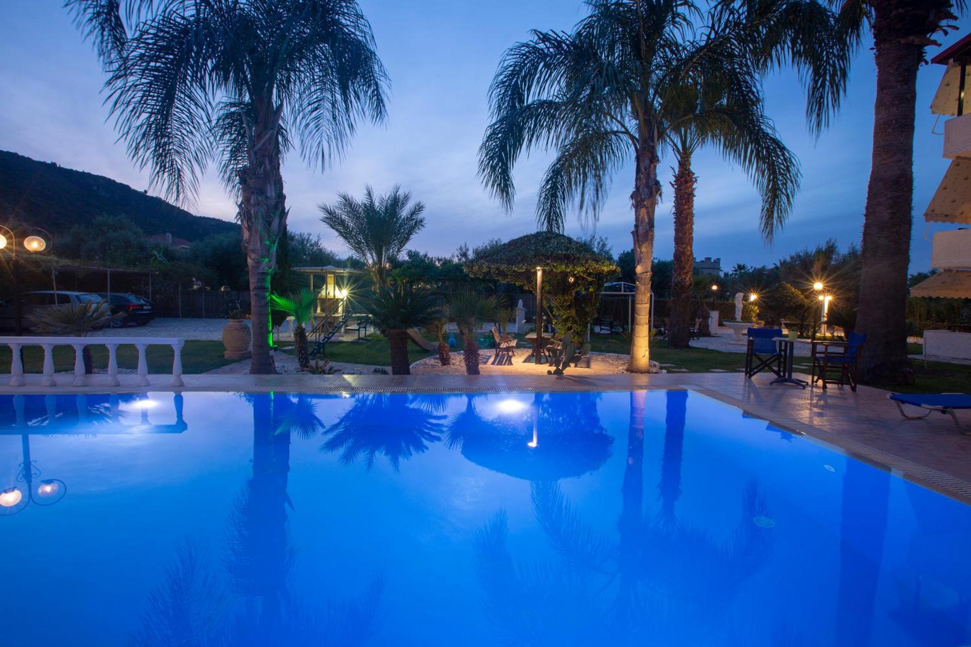 Villa Dimitris Apartments & Bungalows Frínion Екстериор снимка