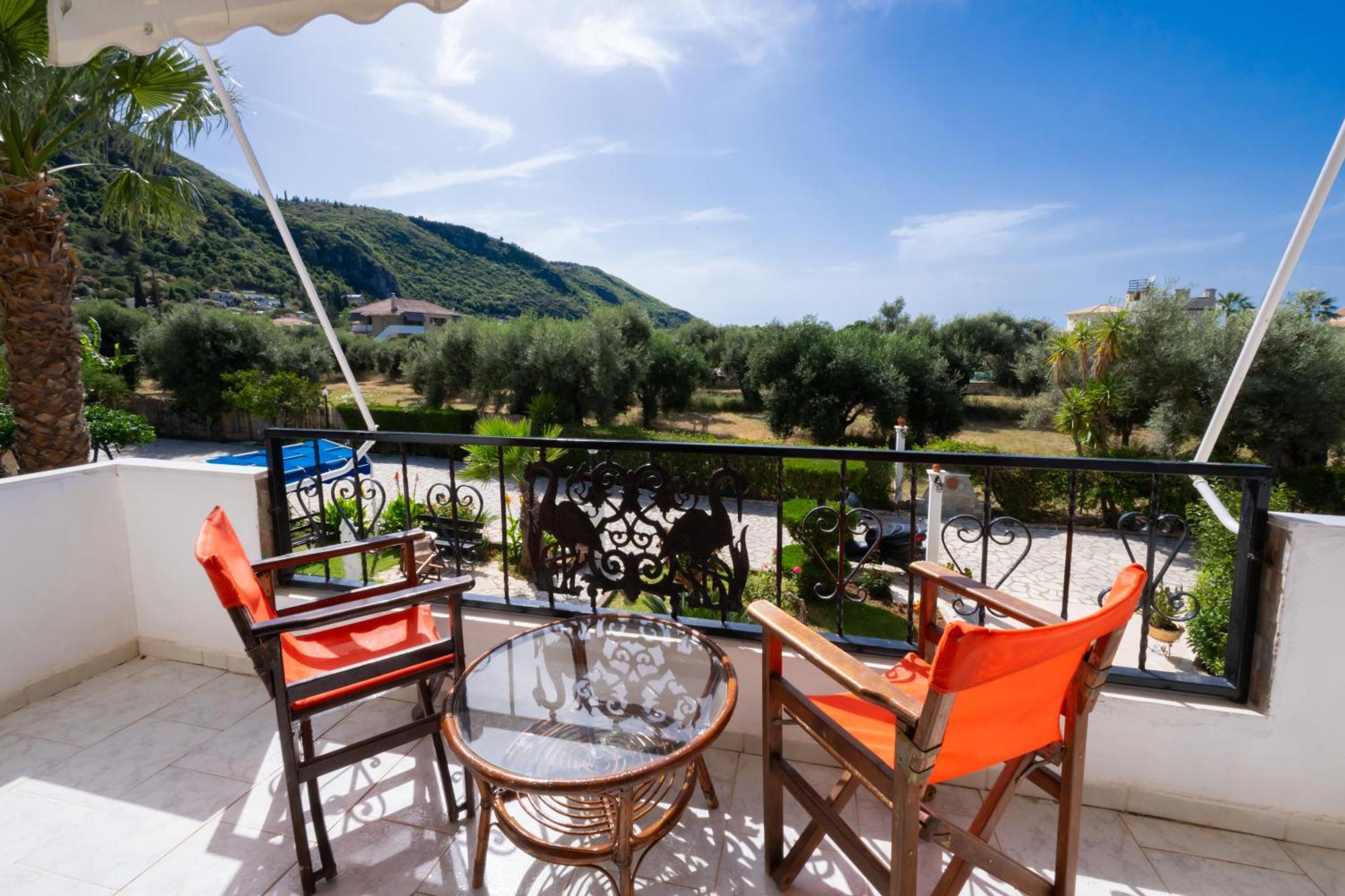 Villa Dimitris Apartments & Bungalows Frínion Екстериор снимка
