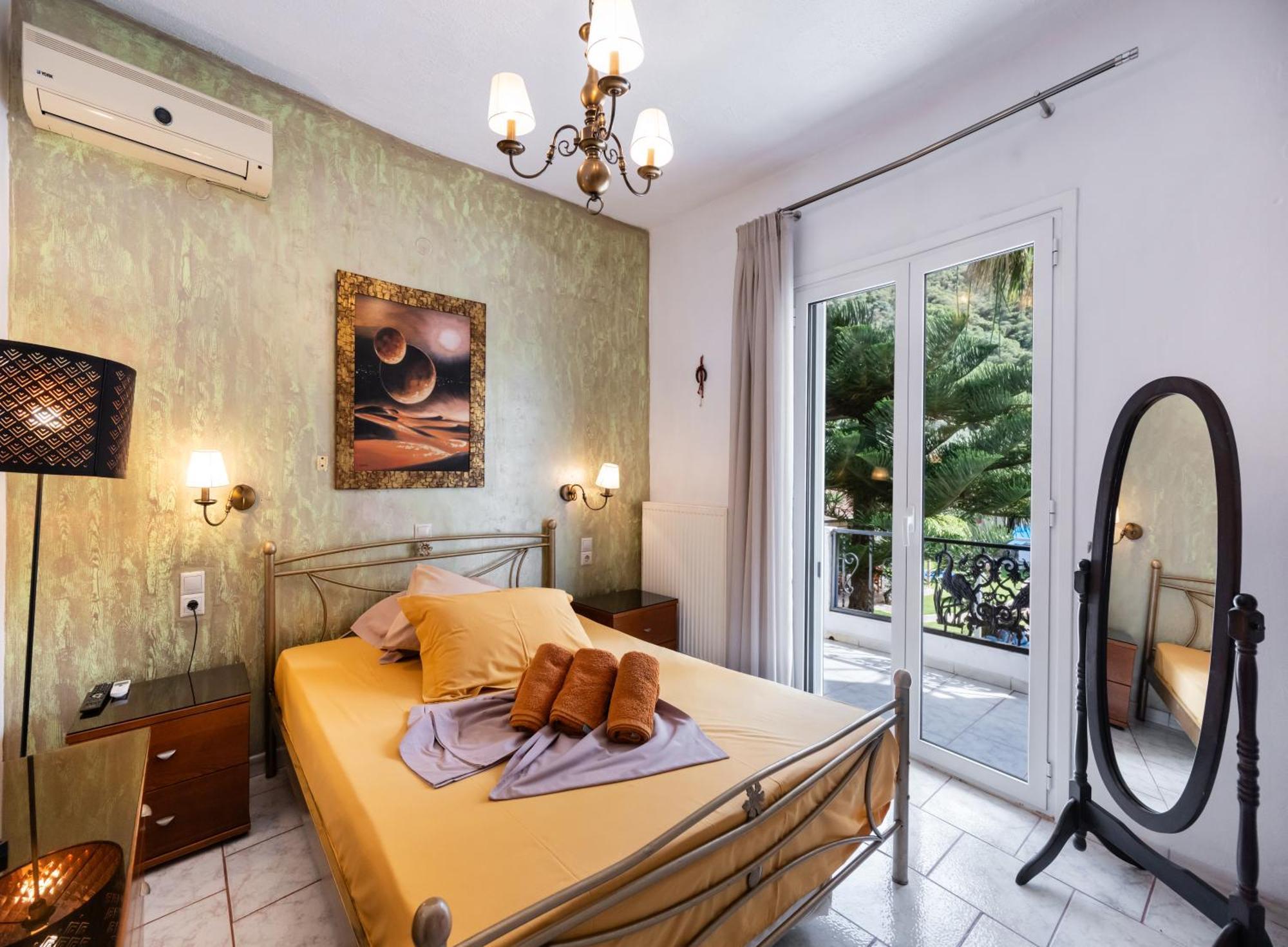 Villa Dimitris Apartments & Bungalows Frínion Екстериор снимка