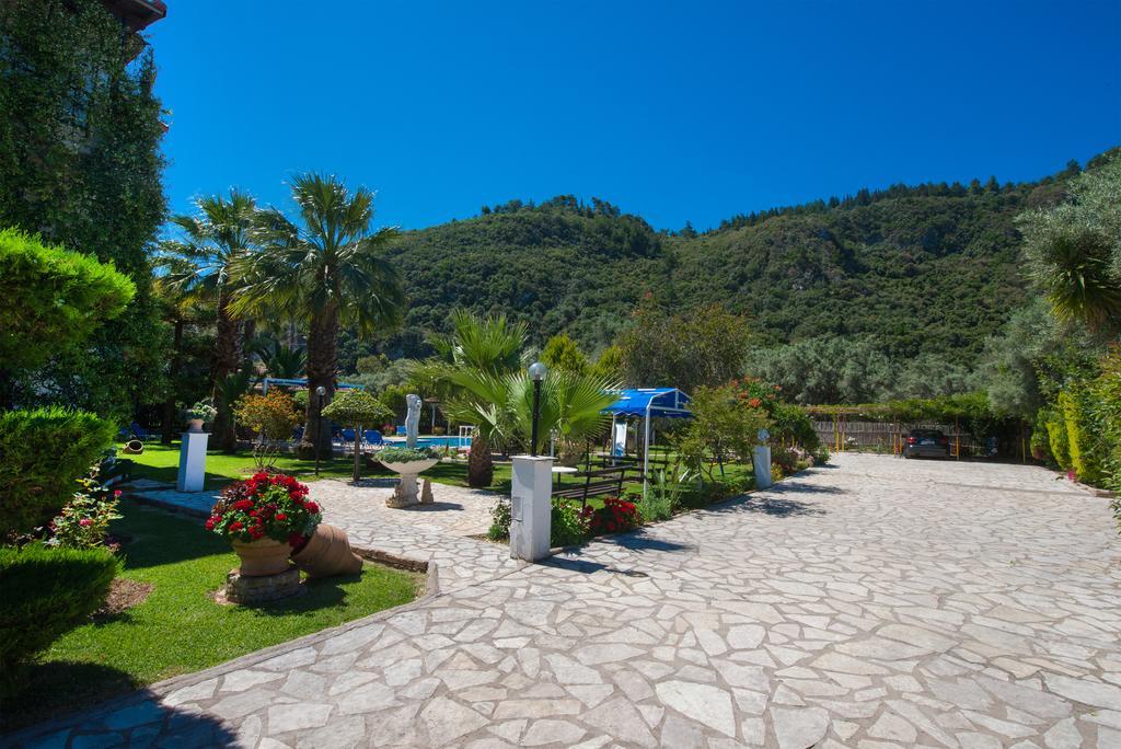 Villa Dimitris Apartments & Bungalows Frínion Екстериор снимка