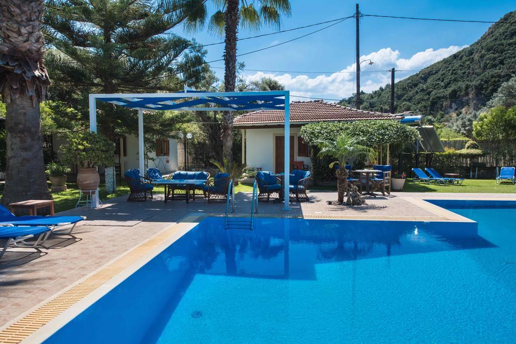 Villa Dimitris Apartments & Bungalows Frínion Екстериор снимка