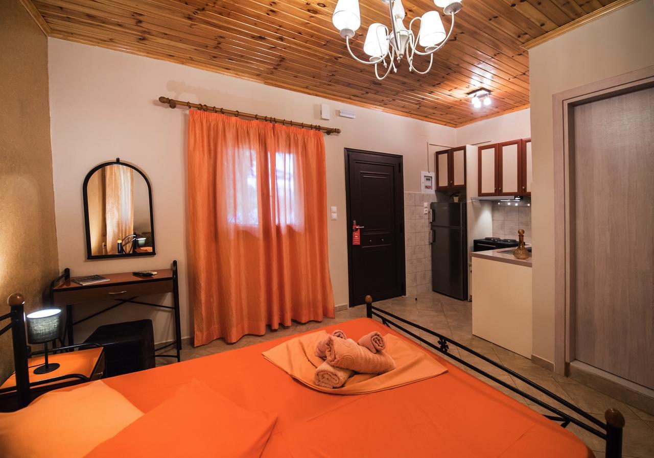 Villa Dimitris Apartments & Bungalows Frínion Екстериор снимка
